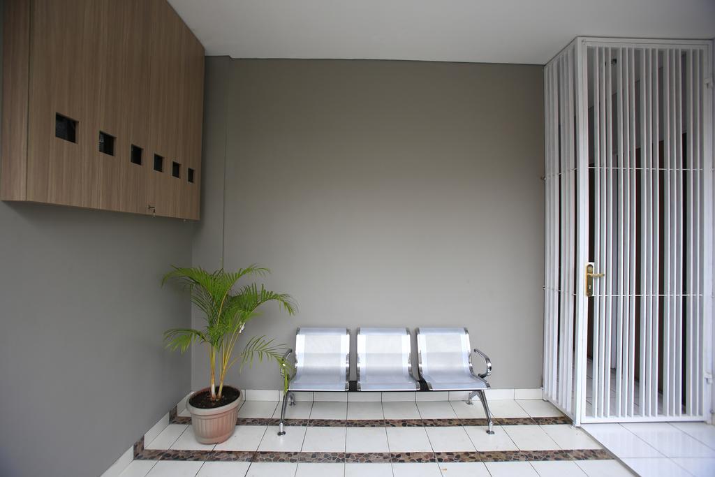 Reddoorz @ Karet Pedurenan 2 Jakarta Bagian luar foto